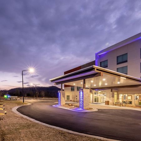 Holiday Inn Express & Suites - Marion By Ihg Bagian luar foto