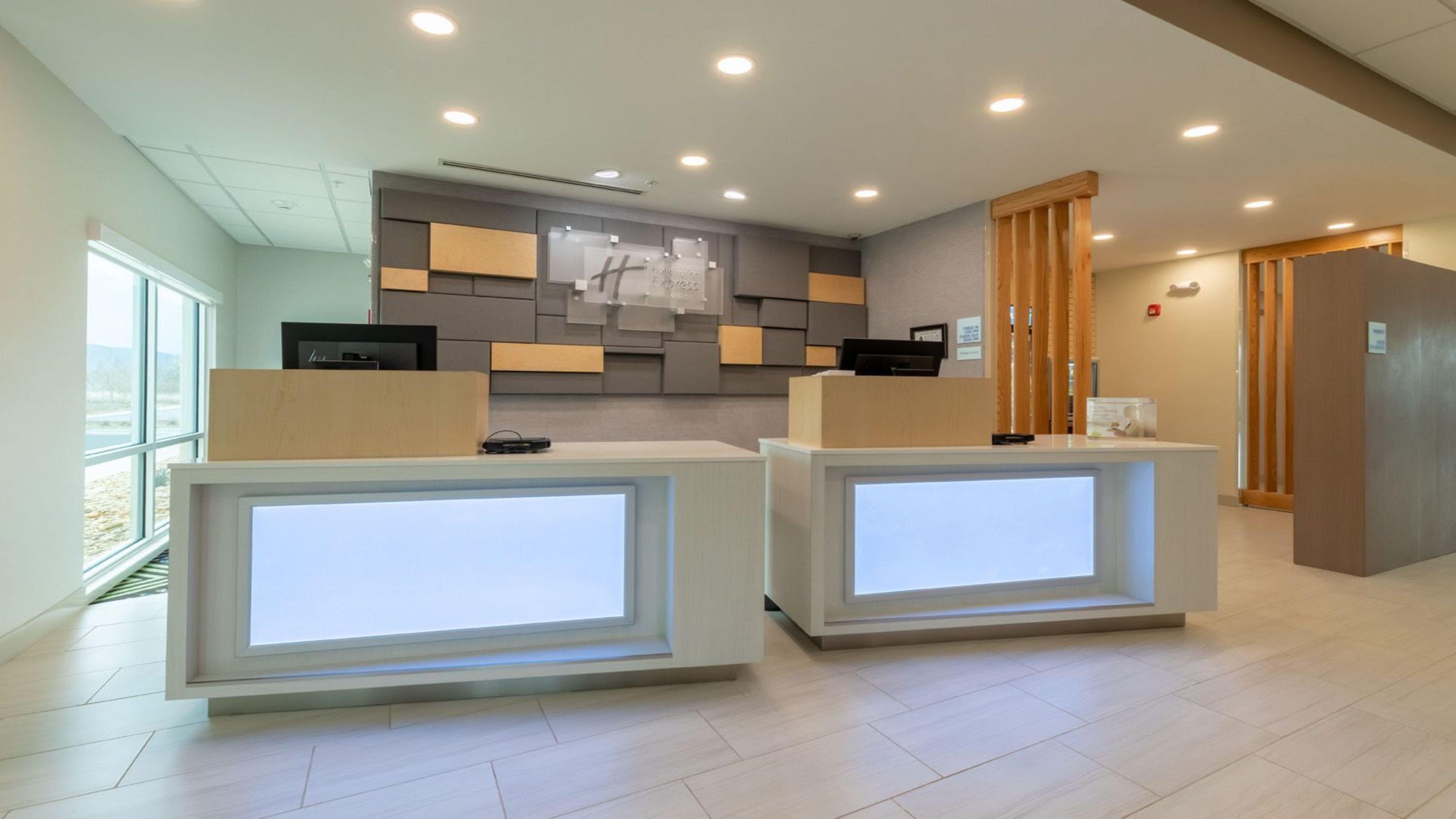 Holiday Inn Express & Suites - Marion By Ihg Bagian luar foto