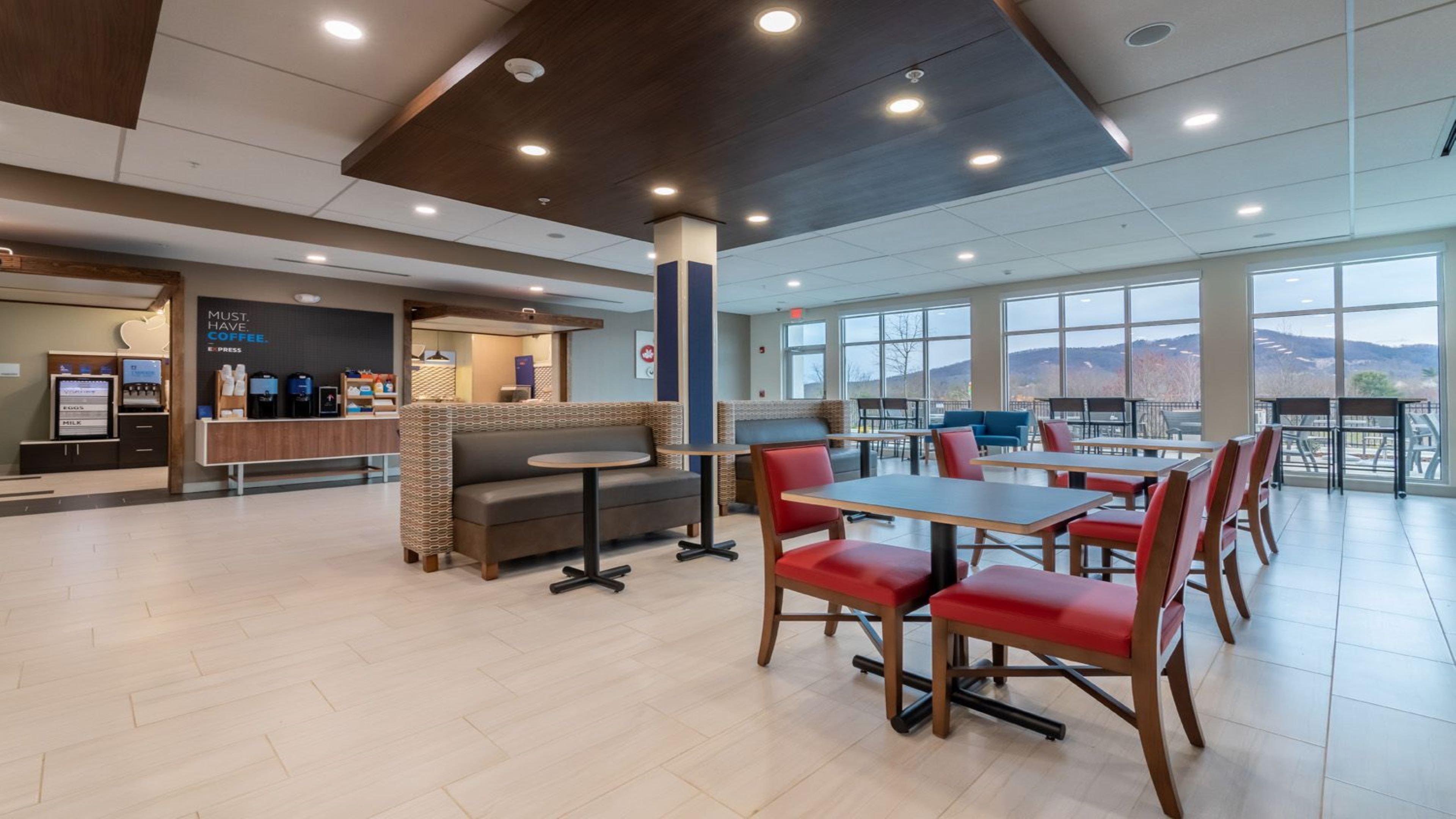 Holiday Inn Express & Suites - Marion By Ihg Bagian luar foto
