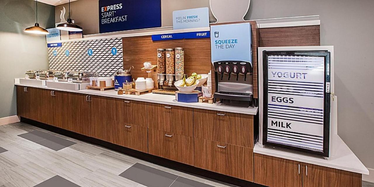 Holiday Inn Express & Suites - Marion By Ihg Bagian luar foto