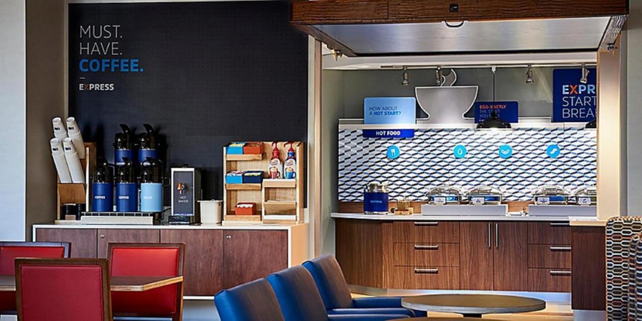 Holiday Inn Express & Suites - Marion By Ihg Bagian luar foto